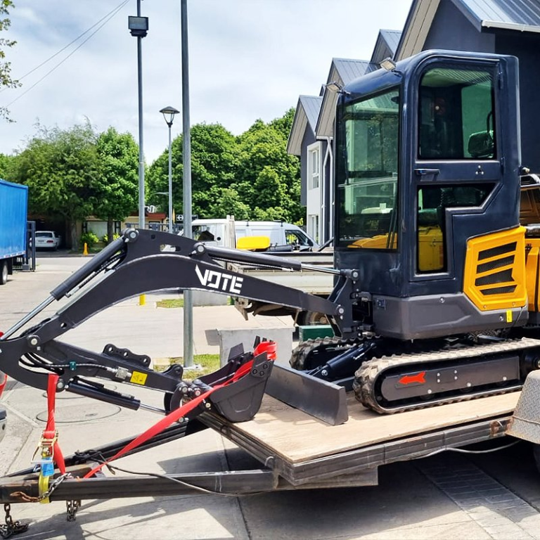 2000kgs 1.8ton Small Digging Machine Mini Pelle Crawler Excavators with AC Condition Closed Cabin