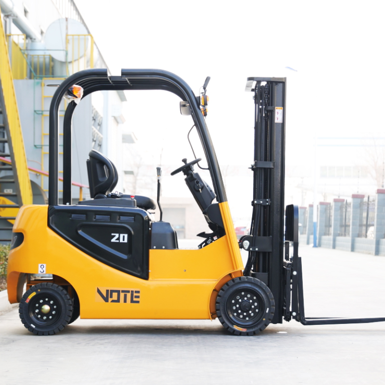 4 Wheel Drive Electric Forklift Recruitment Agent Counter Balanced Forklift Trucks 2500kg 3000kg Electric Warehouse Forklift