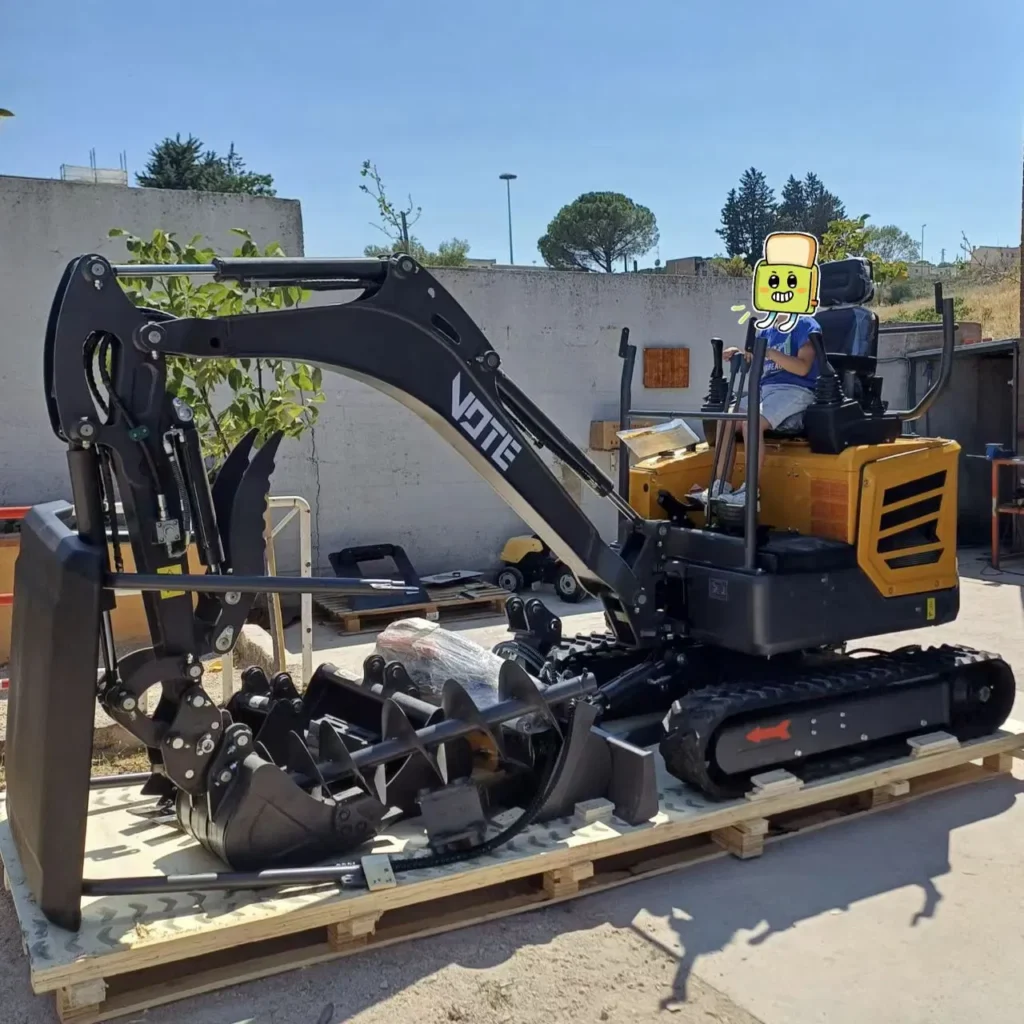 China 2 Ton Mini Excavator Hydraulic Rotatable Multifunctional Attachments, Digging, Breaking, Drilling, Grabbing Wood CE&Euro5