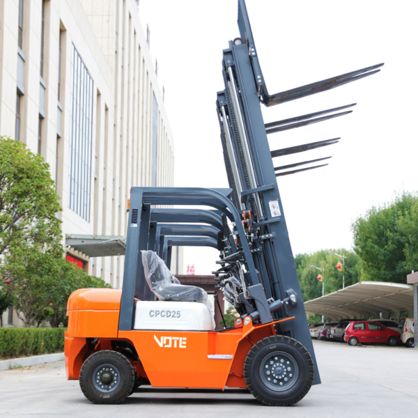 China 4WD Forklift 3 Ton 3.5 Ton 5 Ton Forklift Diesel All Terrain Forklift for Sale