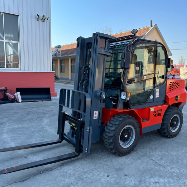 China Manufacturer New Forklift 4WD Diesel Forklift Trucks Reliable Pump Component ISO CE Certified Farm Offroad Forklift