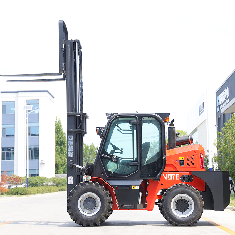 China Rear Articulated off-Road Forklift 4WD Diesel Rough Terrain Handling Truck