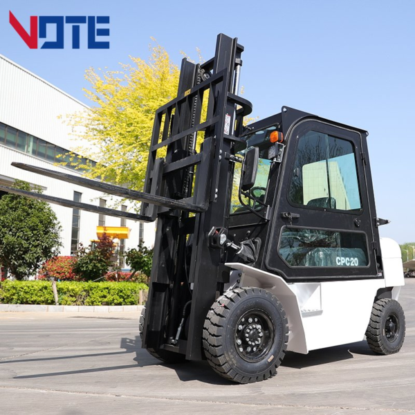 Cross Country off-Road Forklift Telescopic 3-5 Tons Diesel Forklift with Four Wheel Drive