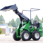 EPA Euro 5 Track Skid Steer Loader Farm Mini Skid Steer Loaders for Sale 900kg 24HP Mini Loader with Attachments Customized