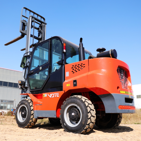 Free Shipping New Diesel Pallet Truck 4WD All-Terrain Forklift with Pressure Vessel Gearbox for Outdoor Use