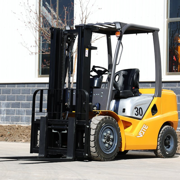 Free Shipping Warehouse Diesel Forklift Portable Small Forklift Price CE EPA Hydraulic Handling All Terrain Forklift Supplier