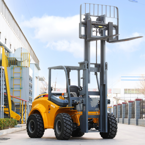 ISO CE China Manufacturer 4X4 All Terrain Forklift off Road Forklift Truck
