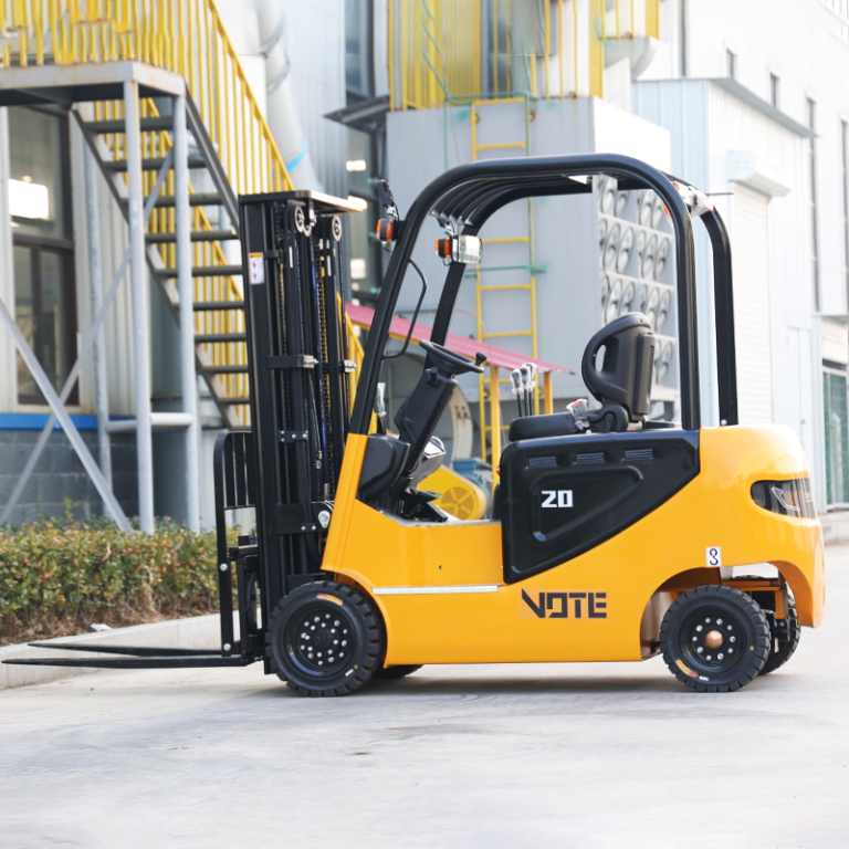 Portable Industrial Small Electric Forklift Fork Truck 4X4 Price Warehouse Forklift 4 Wheels Full Electric Forklift 2 Ton