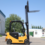 Support Customization 4X4 New Electric Forklifts High Quality Portable Electric Forklift 2.5 Ton Warehouse Forklift with Charger